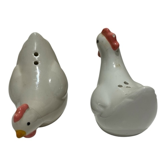 Vintage Ceramic Chickens Salt & Pepper ShakerSet - Picture 2 of 4